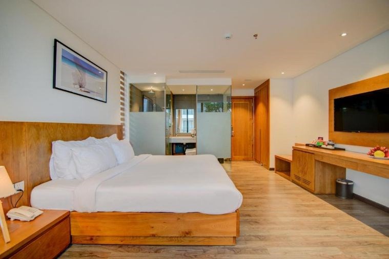 Phòng Deluxe City View With Balcony